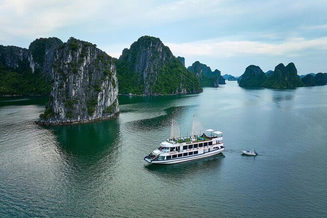 SONATA Halong Cruise: 1-Day Luxury Tour of Spectacular Wonders - An In-Depth Look at the Sonata Halong Cruise: A 1-Day Luxury Adventure