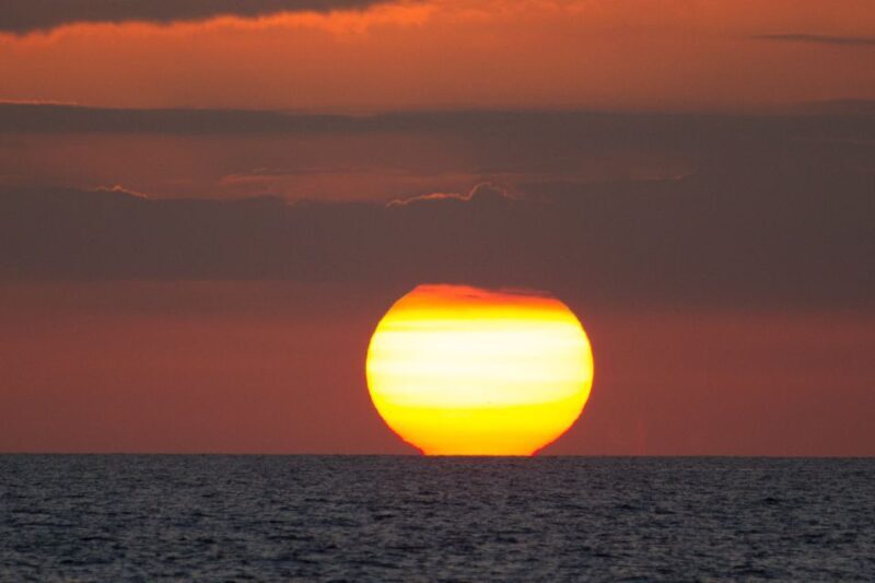 South Maui Sunset & Celestial Cruise - Key Points