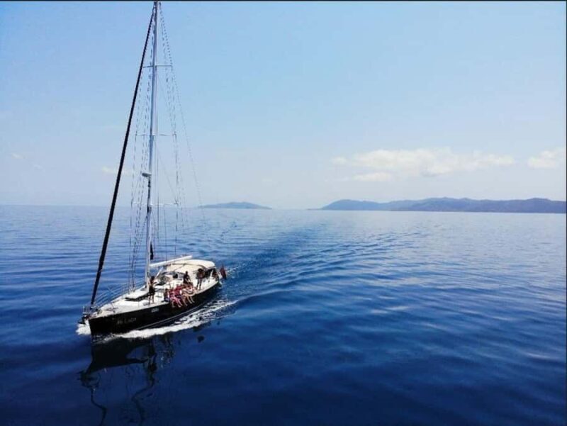 South Molle Island Whitsundays: ideal for cruise ships - Setting Sail from Airlie Beach