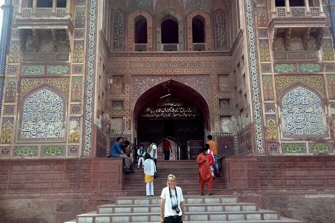 Southern Pakistan Indus Valleys Tour - The Spiritual and Architectural Charm of Uch Sharif and Bahawalpur
