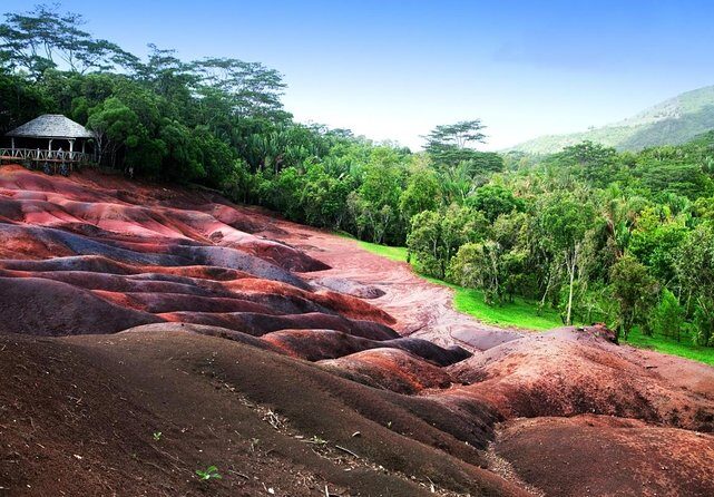 Southern Tales: Full-day incl Crocodile Park & 23 Colored Earth - Key Points