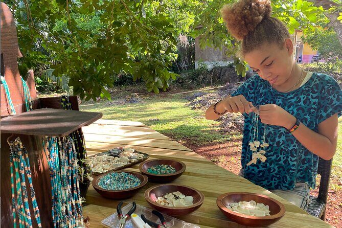 Souvenirs workshop A Mi Mek It! in Montego Bay Jamaica (FR & EN) - Key Points