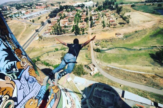 Soweto, Apartheid Museum & Constitution Hill Day Tour - FAQ