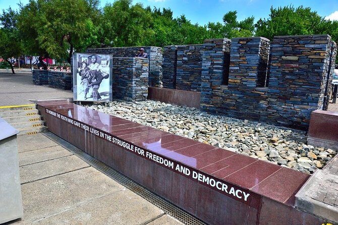 Soweto Lunch & Apartheid Museum Full Day Tour - Starting with the Apartheid Museum
