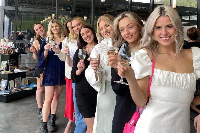 Sparkling Hill Full Day Guided Wine Tour with 5 Wineries - A Closer Look at the Experience