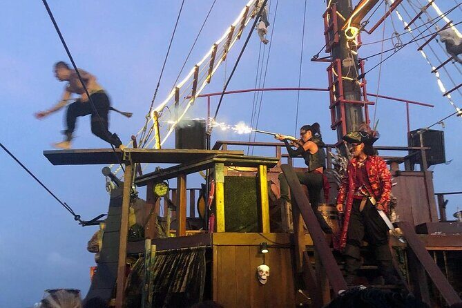 Spectacular Pirate Show, Lobster Dinner & Open Bar in Cancún Bay - Who Should Consider This Tour?