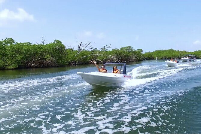 Speed Boats through the Cancun Lagoon (Jungle Tour Couples) - The Group Size and Atmosphere