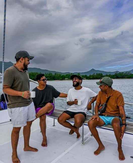 Speedboat excursion: Ile aux Bénitier/Dauphins/ Roche Crystal - Practical Tips for Travelers