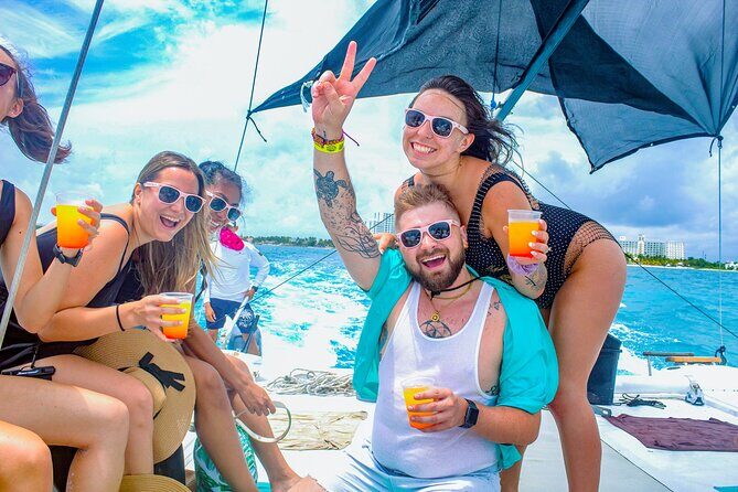 Splendid Isla Mujeres Catamaran: drinks and fun all day! - Key Points