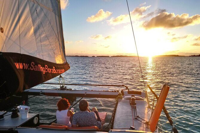 SPORT PRIVATE Catamaran Bora Bora : The Sunset Escape - Key Points