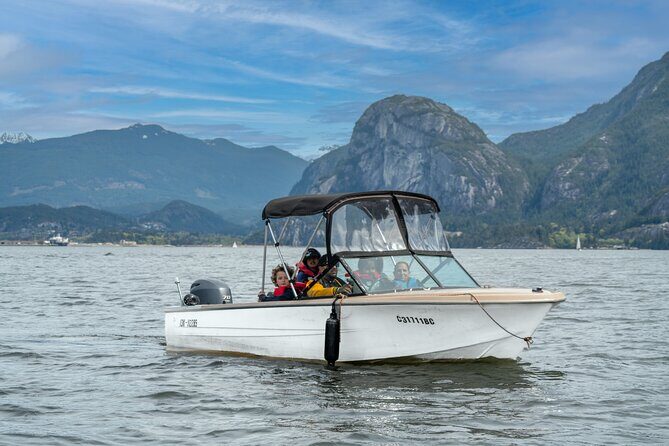 Squamish 4hr Rental 17ft Fiberglass Hourston with 70HP Engine - A Practical Guide to the Squamish 4-Hour Boat Rental