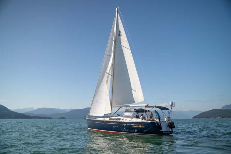 Squamish: Afternoon Sailing Experience - The Boat: Comfort and Capacity