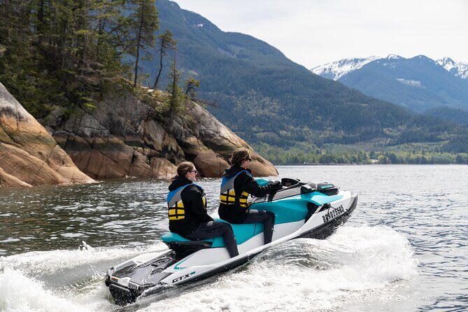 Squamish Yamaha Waverunner VX Deluxe Jet Ski Rental - Key Points