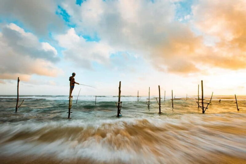 Sri Lanka 5-Day Private Country Side Tour Car, Hotels, Food - From Tea Hills to Scenic Railways