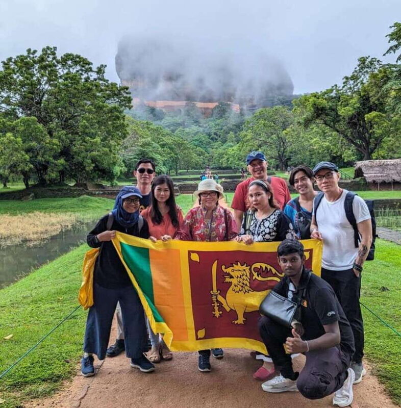 Sri Lanka private tour package 10 Days. and luxury hotel - Key Points