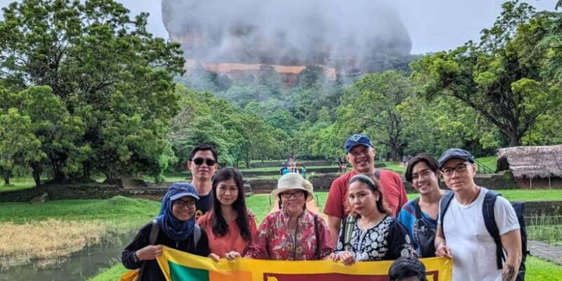 Sri Lanka private tour package 10 Days. and luxury hotel - Authentic Experiences and Practical Insights