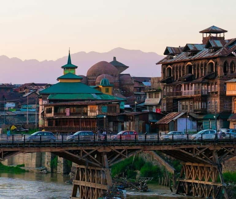 Srinagar Old City Heritage Walking Tour with Kahwa Tea - Reviews and Real Traveler Insights