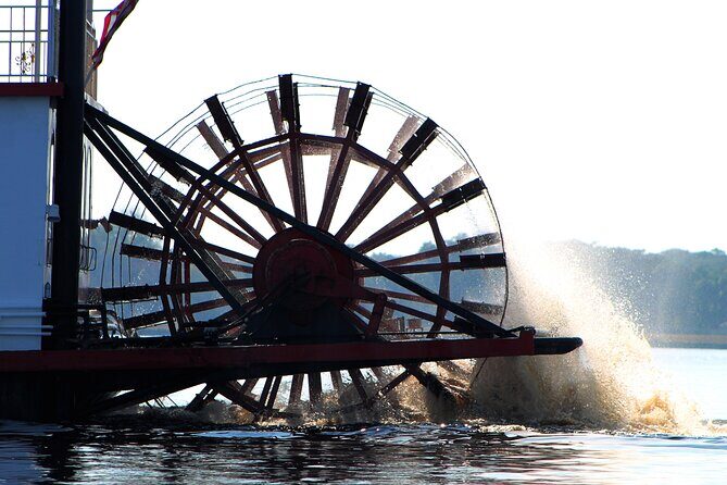 St. Johns River Lunch and Dinner Cruises in Sanford, Florida - Entertainment and Atmosphere