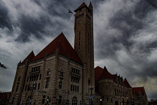 St. Louis Ghosts: Gateway Ghouls and Hauntings - What Does the Tour Offer?
