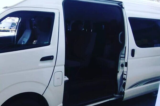 St Lucia Airport Transfer to ANY Bay Gardens location - A Closer Look at the Transfer Experience