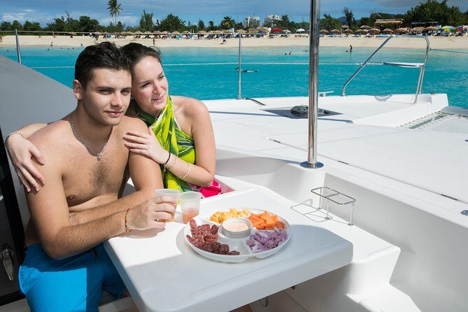 St Maarten Luxury Catamaran Full-Day Group Charter - FAQ