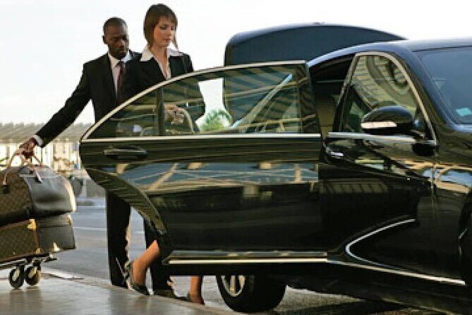 St. Maarten Private RED CARPET Airport pick up and transfers - Key Points