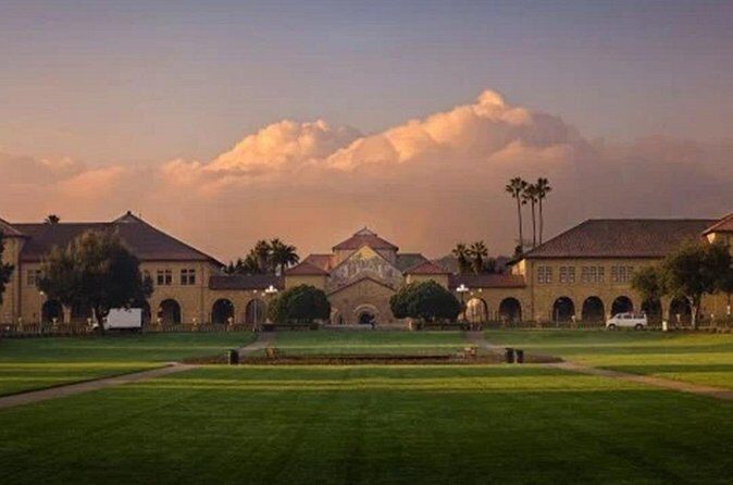 Stanford University Scavenger Hunt Stanford Scholarly Knowledge - Group Experience and Customization
