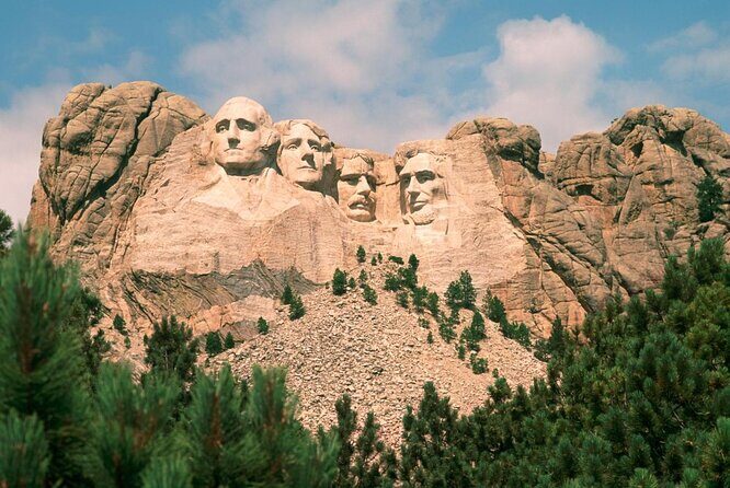 Stars & Stripes: Mount Rushmore Night Ceremony - Key Points