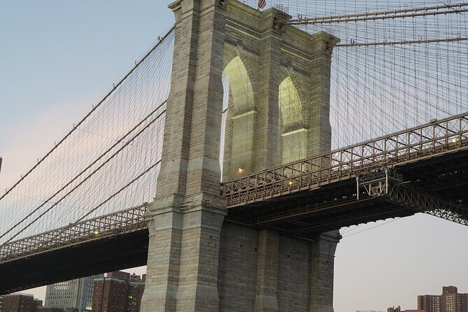 Starship 60 Min Statue of Liberty Brooklyn Bridge Boat Tour - Who Should Consider This Tour?