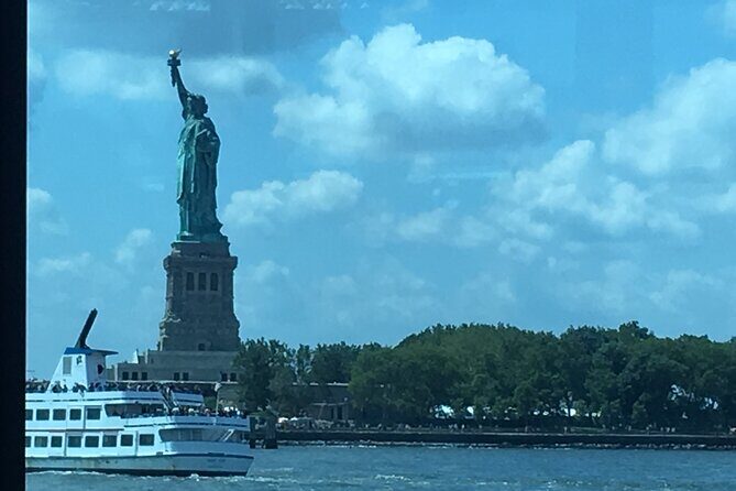 Statue of Liberty and Ellis Island Tour in Spanish - The Sum Up