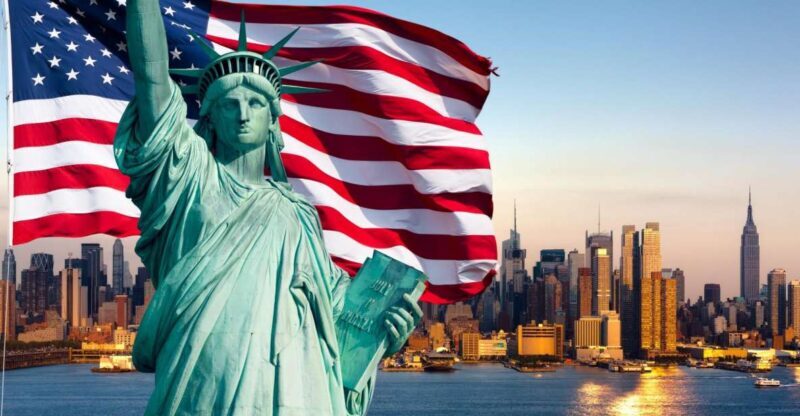 Statue of Liberty & Ellis Island by Ferry with Private Guide - A Closer Look at the Tour Experience