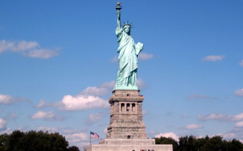 Statue of Liberty & Ellis Island - Guided Tour 8ppl Max - Key Points