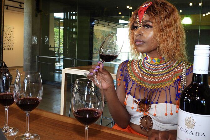 Stellenbosch & Franschhoek 20 Wine Tasting + Lunch Shared Tour - FAQs