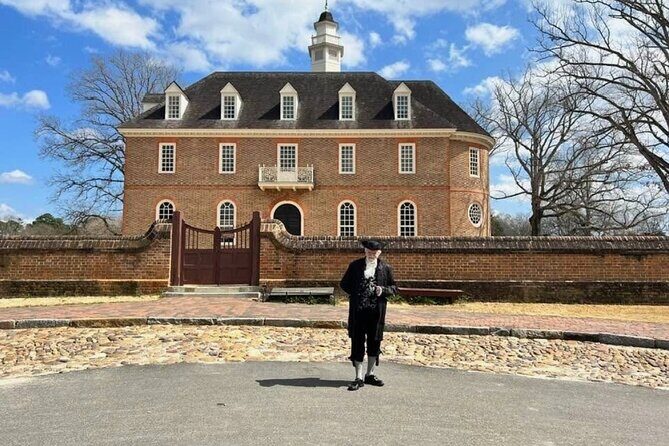 Step in Time Inside Historic Buildings of Colonial Williamsburg - Who Will Appreciate This Tour?