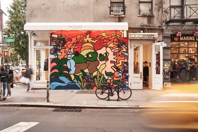 Street art tour at Soho - Key Points