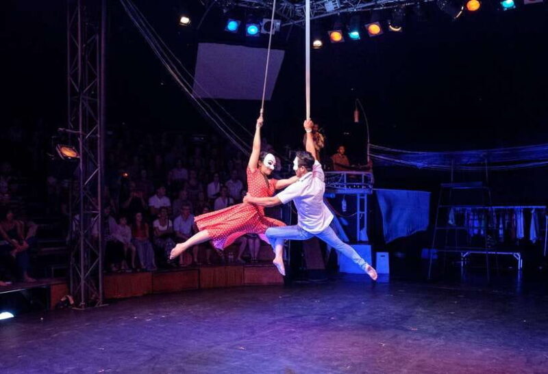 Street Food Tour and Phare Circus with Tuk-Tuk Transfers - Who Is This Tour For?