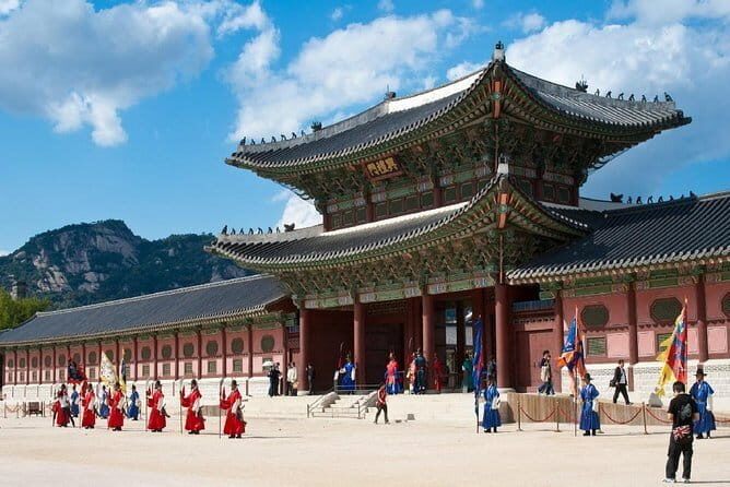 Street photoshoot and Seoul Hidden gem History Walking Tour - FAQ