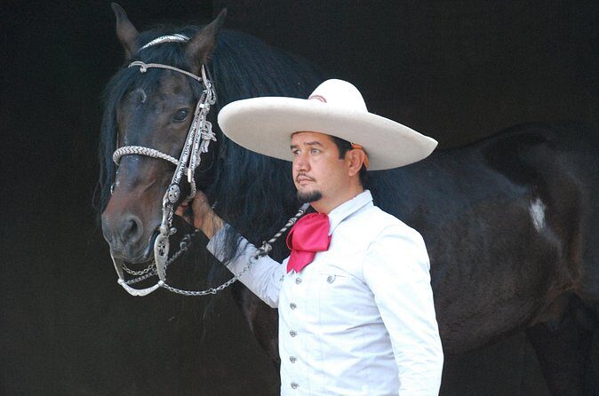Sunday among charros from Guadalajara - Additional Resources