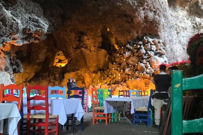 Sunrise Balloon Flight over Teotihuacan and Breakfast in Cueva - FAQ