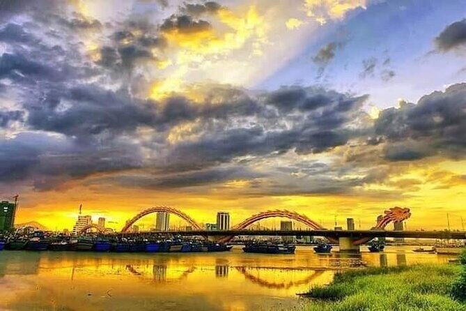 Sunrise My Son-Golden Bridge-Dragon Bridge Show & Seafood Meals - Authenticity and Overall Experience
