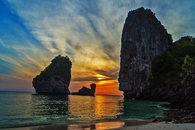 Sunrise Premium Tour to Phi Phi Island by Speed Boat - Key Points