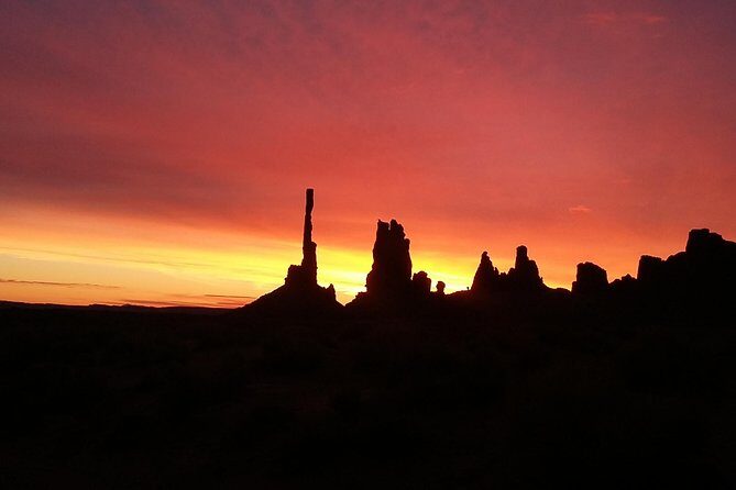 Sunrise Tour of Monument Valley - Transportation & Group Size