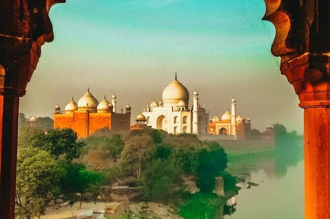 Sunrise Visit to the Taj Mahal and Agra Day Excursion from Delhi - The Journey Begins: Leaving Delhi for Agra