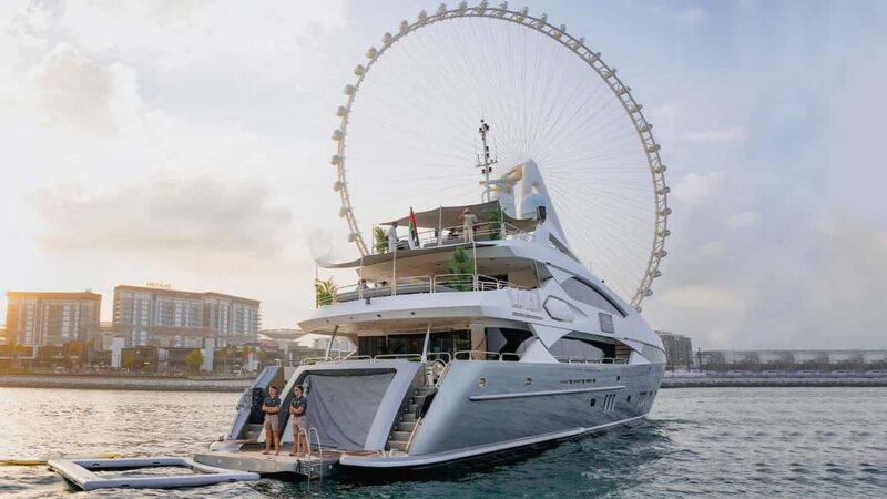 Sunseeker Superyacht: VIP Dinner, Premium Drinks& Live Music - Key Points