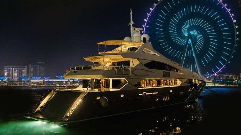 Sunseeker Superyacht: VIP Dinner, Premium Drinks& Live Music - The Itinerary: How the Evening Unfolds