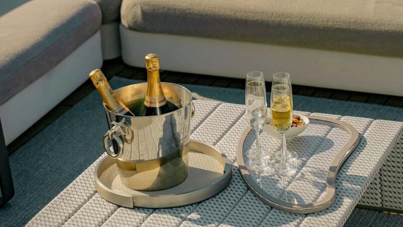 Sunseeker Superyacht: VIP Dinner, Premium Drinks& Live Music - The Value of the Experience