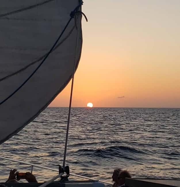 Sunset Cruise In Paradise - The Practical Side: Pricing, Duration, and Group Size