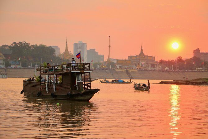 Sunset Cruise with unlimited beer & soft drinks -English speaking guide on board - Key Points