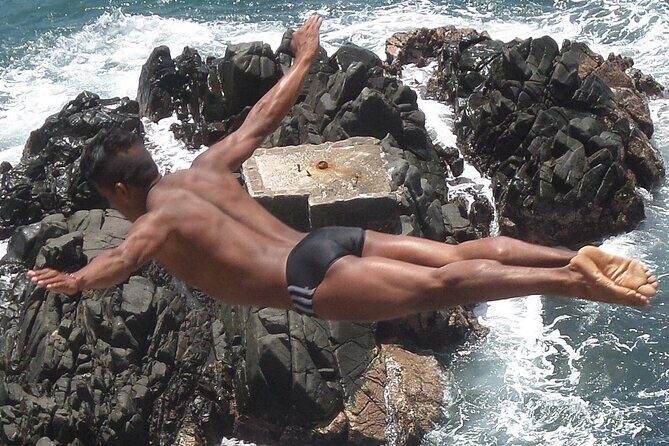 Sunset Dinner and Cliff Divers in Acapulco - Introduction to the Tour Experience