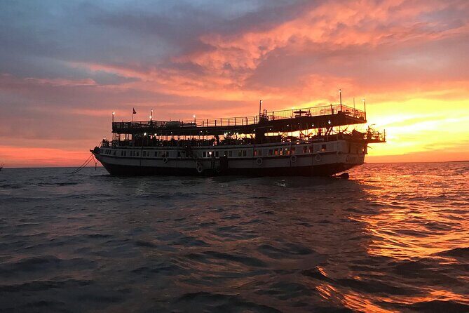 Sunset Dinner and drinks with a Floating Village cruise - A Detailed Look at the Tour Experience